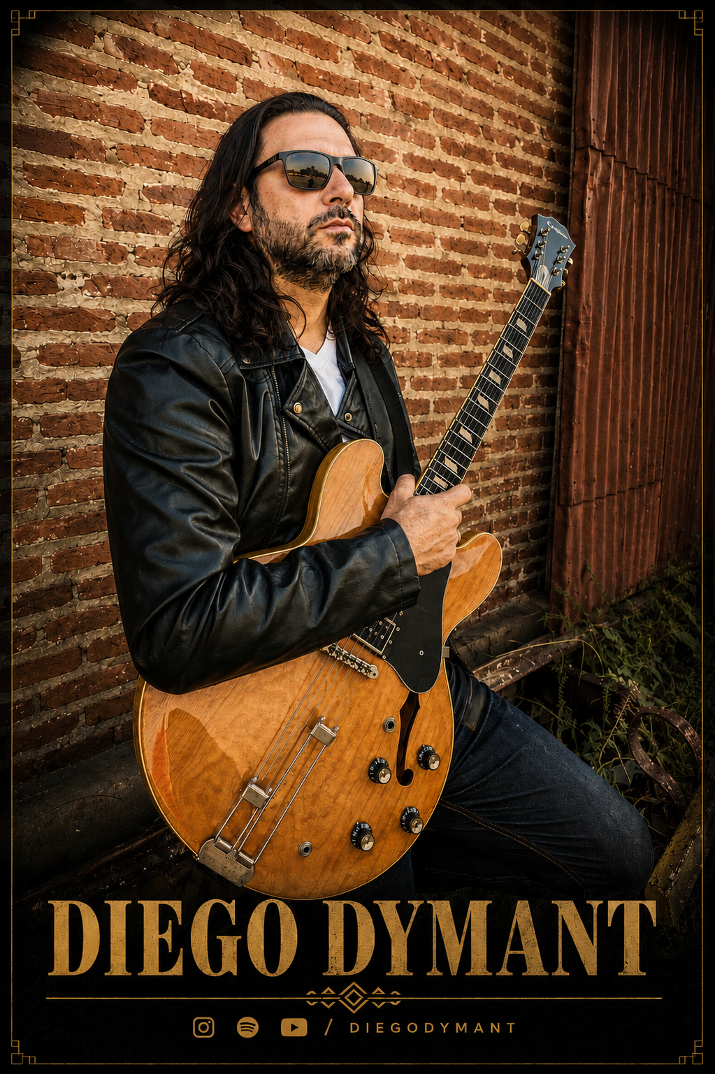 Diego Dymant con contrabajo en el escenario